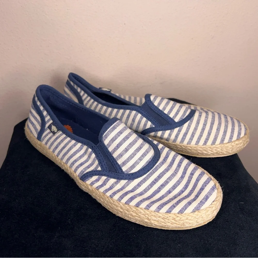 Size 8.5 Rocket Dog Blue White Stripes Espadrilles  Travel Beach Casual Canvas